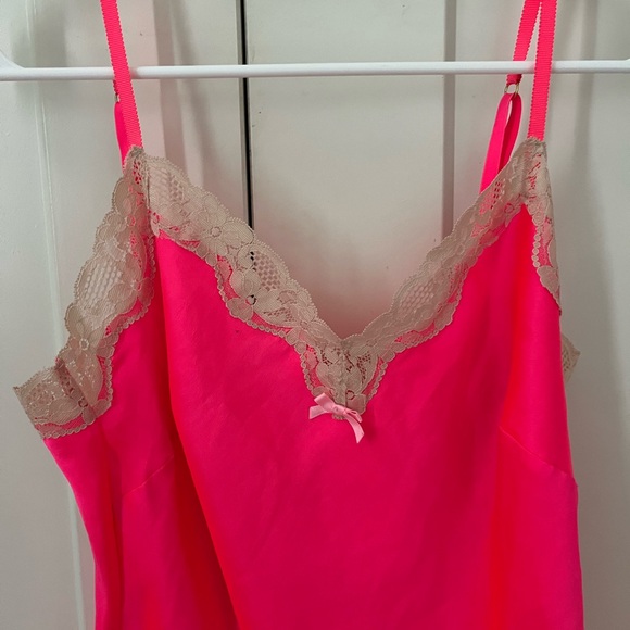 VS silk nightgown with matching bottoms - Picture 4 of 12